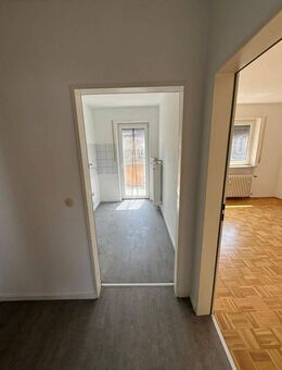 Modernisierte 2 ZKB Wohnung in Mannheim - Mannheim