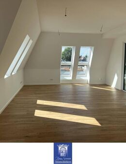 Erstbezug! Dachtraum über 2 Ebenen, Wintergarten, Klimaanlage, Lift hält in Wohnung! - Dresden