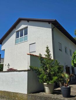 Exclusive 2,5 Zimmer Dachgeschosswohnung - Waging (See)