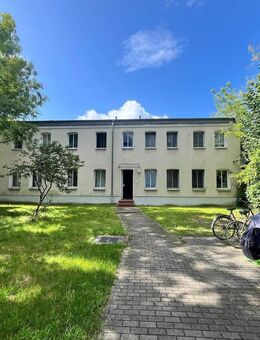 Studieren in Berlin / Sofortbezug im ruhigen Gartenhaus - kleine Einbauküche - Duschbad - Keller - Berlin
