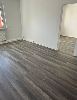 Südbalkon / 2.OG / Bad mit Fenster / ...in Reichenbrand ! - Chemnitz