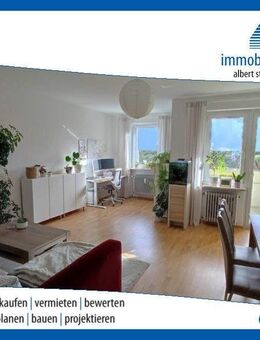 Sehr gepflegte 2-Zimmer-Wohnung mit Loggia und PKW-Stellplatz - Erlangen