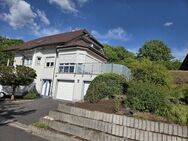 Großzügiges EfH inkl. Büro/Einliegerwohnung im UG. - Isselbach