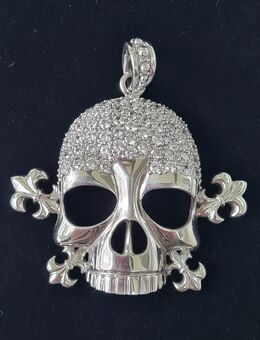 (589) Großer Kettenanhänger, Totenkopf mit Zirkonia in Silber - Geesthacht