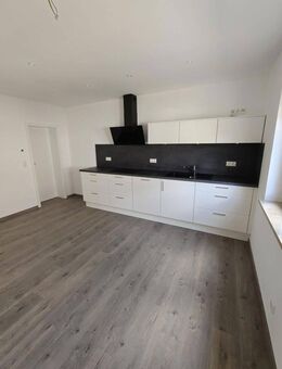 Frisch sanierte 3,5 Wohnung inklusive Einbauküche - Heßdorf