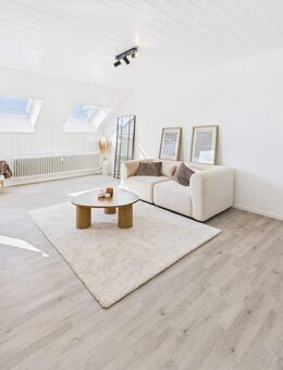 Abschreibungsmöglichkeit vor Jahresende gesucht? Renovierte 4-Zimmer-DG-Wohnung - Provisionsfrei! - Senden (Bayern)