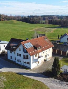 Großzügiges 2-Familienhaus in Waldburg-Egg mit Alpenblick, Bauplatzpotenzial & 4 Garagen - Waldburg