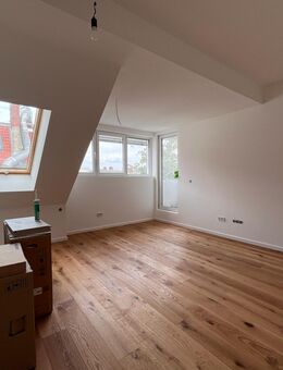 Einzigartige Dachgeschosswohnung in Moabit - Wohnen und Investieren vereint - Berlin