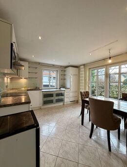 Einfamilienhaus mit traumhaftem Außenpool - Ihr neuer Rückzugsort! - Gablingen