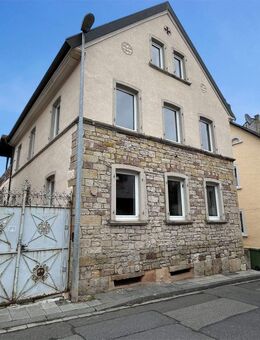 Historisches EFH mit hohen Decken, Dachterrasse und Studiozimmer im Dachgeschoss - Wattenheim