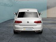 VW Passat, 1.4 GTE Hybrid Massage||||, Jahr 2020 - München
