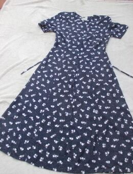 NEU mit ETIKETT * Edel * Original VINTAGE * Romantik * DESIGNER * Mille * Petit * Fleurs * Blümchen * Flower- Power * Kleid * Gr. 40- 42/ M * dunkel-blau * weiß * - Riedlingen