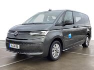 VW Multivan, 2.0 TDI Langversion Life IQ Light, Jahr 2024 - Hannover