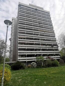 Gepflegte 4 1/2-Zimmerwohnung mit Süd- u. Westbalkon und Tiefgaragenstellplatz - Taufkirchen (Landkreis München)