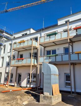 Traumhafte 2 Raumwohnung im Erstbezug mit hochwertiger Ausstattung und Einbauküche - Arnsdorf
