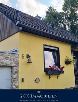 Top Einfamilienhaus in Lichtenrade mit Einliegerwohnung, Pool, Sauna, Keller, PV & Garage! - Berlin