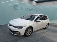 VW Golf, 1.5 eTSI STYLE eSITZ LM17, Jahr 2022 - München