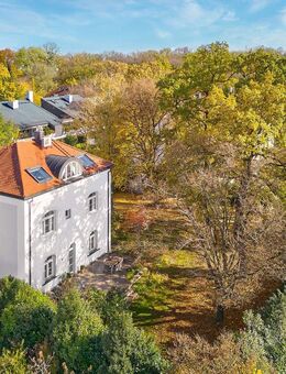 Exzellent sanierte Familien-Villa mit parkähnlichem Traumgarten - München