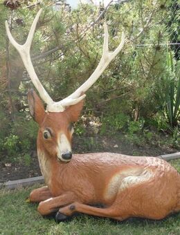 Dekofigur Hirsch liegend groß Gartendeko - Hergisdorf