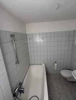 Bezahlbar. Praktisch. Bezugsfrei - 2 Zimmer Wohnung mit Balkon am Hageberg - Wolfsburg