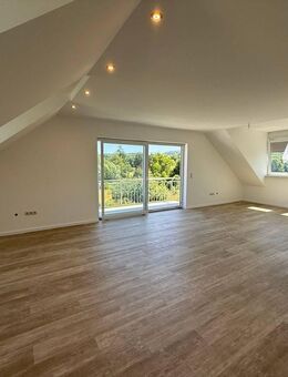 Erstbezug nach Sanierung !!! Geschmackvolle 4-Zimmer-Wohnung mit Balkon und Pool in Feldrandlage - Aschaffenburg
