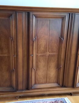 Altdeutscher Wohnzimmerschrank - Landshut