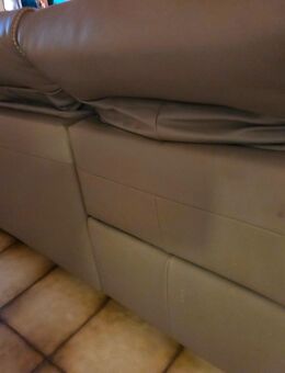 Wohnzimmer Couch in Leder mit elektrischem Wohlfühlliege - Ottobeuren