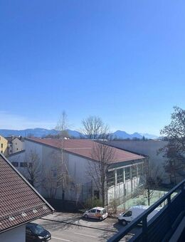 Gepflegtes 1-Zimmer-Penthouse Apartement mit großem Balkon in Rosenheim - Anfragen nur per Mail - Rosenheim