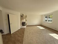 Gepflegte Doppelhaushälfte mit 3 Zimmern, Garage und Garten - Schönefeld