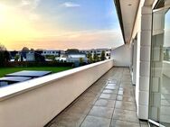Beeindruckende Penthouse-Wohnung mit neuer Einbauküche, Lift, Dachterrasse sowie Tiefgarage mit zwei Pkw-Stellplätzen in Bad Zwischenahn- zentrumsnah - Bad Zwischenahn