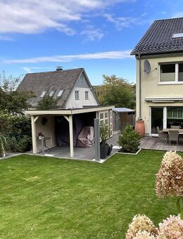 Familienidylle am Waldrand - modern saniertes Eck-Wohnhaus in bester Lage von Brilon - Brilon