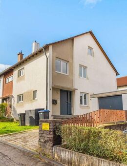 Modernisierte Doppelhaushälfte in begehrter Ortsrandlage - Weinstadt