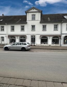 Wohn- & Geschäftshaus mit Potential in sehr guter Lage Bad Karlshafens - Bad Karlshafen