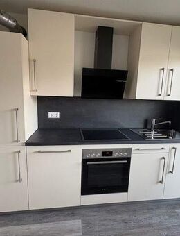 Modernisierte 3-Zimmer-Wohnung mit 2 Balkonen & Einbauküche – zentrale Lage in Müllheim - Müllheim