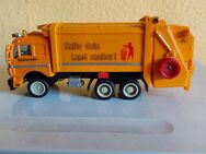 Merzedes Müllabfuhr, orange," Halte dein Land sauber! " - Leipzig Ost