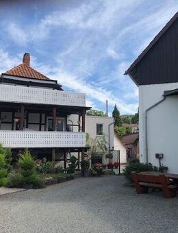 Zweifamilienhaus mit Einliegerwohnung, Gewerbliche genutzte Räume, Lager und Carports - Bad Harzburg