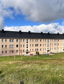 Attraktive Hochparterre-Wohnung mit Balkon, Garage und Tageslichtbad - Brand-Erbisdorf