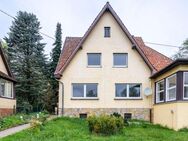 Elze-Mehle: Einfamilienhaus mit viel Potenzial auf großem Grundstück - Elze
