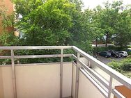 4-Zimmer-Wohnung mit Balkon, Einbauküche, Garage und Keller- Ideal zur Kapitalanlage- Zentral in 91052 Erlangen - Erlangen