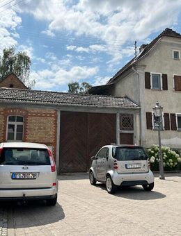Wiesbaden-Naurod: Charmante Hofreite mit Scheune, Garage und Carport im Ortskern - Wiesbaden