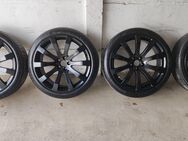 Tomason TN4 8,5x18 ET30 5x100 Audi/VW mit Bridgestone 225/40 R18 - Dresden