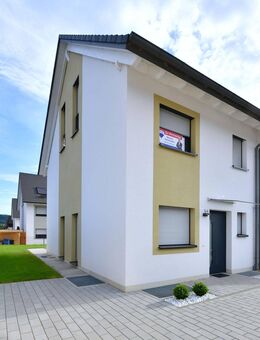 Exklusive Doppelhaushälfte-Erstbezug mit Stil - Bad Säckingen