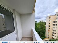 Bezugsfreie 2-Zimmer-Wohnung mit Balkon und Blick in die Grüne Umgebung - München