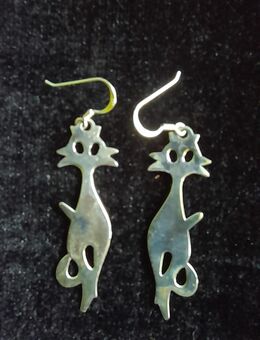 Schmuck: Silberne Katzen-Ohrringe mit 925 Silberhaken - Nürnberg