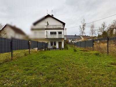 Familie aufgepasst! Doppelhaushälfte in ruhiger Lage von Altenkirchen