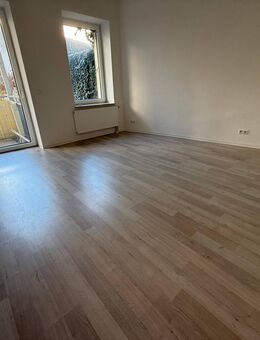 TOP 2-Zi.-Whg. / mit Balkon / moderner Bodenbelag - Chemnitz