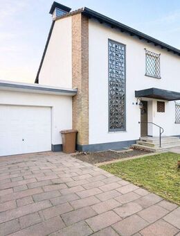 Freistehendes Einfamilienhaus, 8-Zimmer mit großem Grundstück in begehrter Lage von Hilden - Hilden