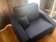 Verkaufe dringend Sofa , Dunkelblau ,hat Schlaffunktion . - Frankfurt (Main)