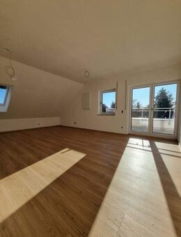 Traumhaft ruhige 3 Zimmerwohnung mit Süd-Dachterrasse - Aholfing