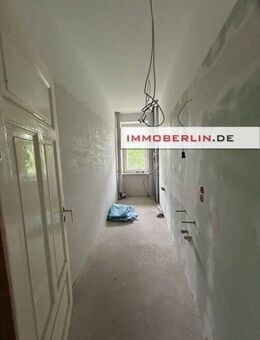 IMMOBERLIN.DE - Klassisches Mehrfamilienhaus mit Ausbaupotential in Citynähe - Leipzig